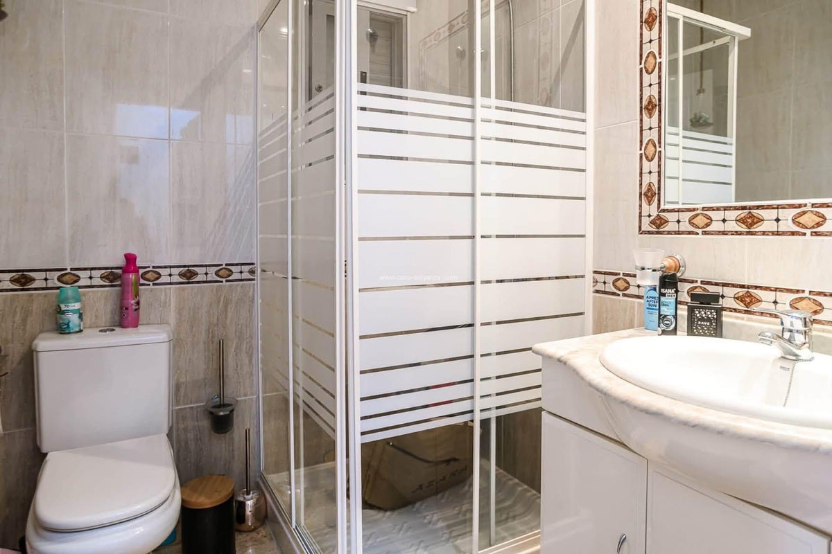 Detached villa with private pool in El Raso, Guardamar del Segura