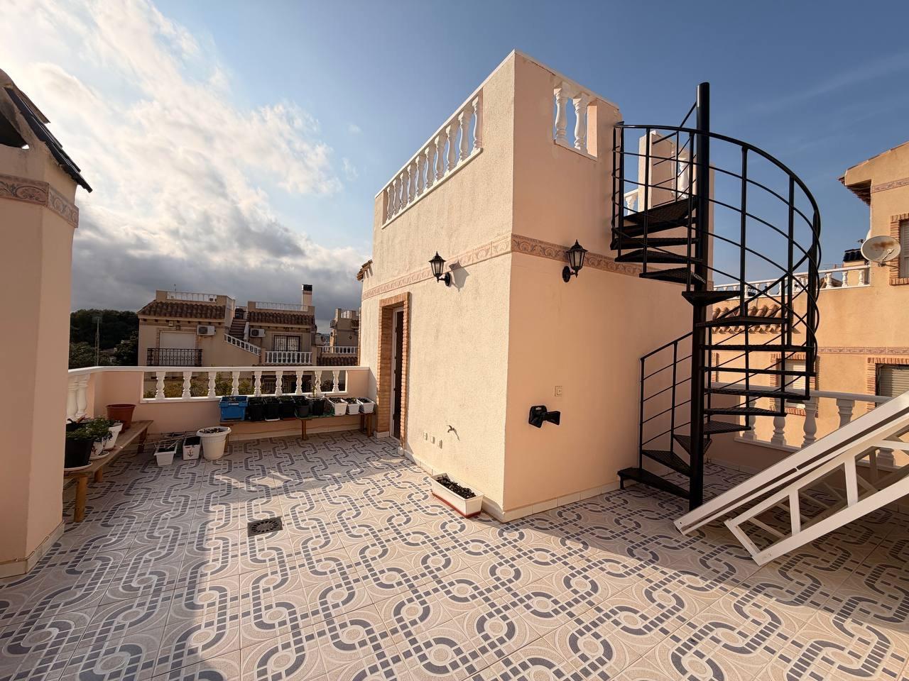 Semi-detached townhouse in La Florida, Orihuela Costa — 3 bedrooms, 130 m² plot