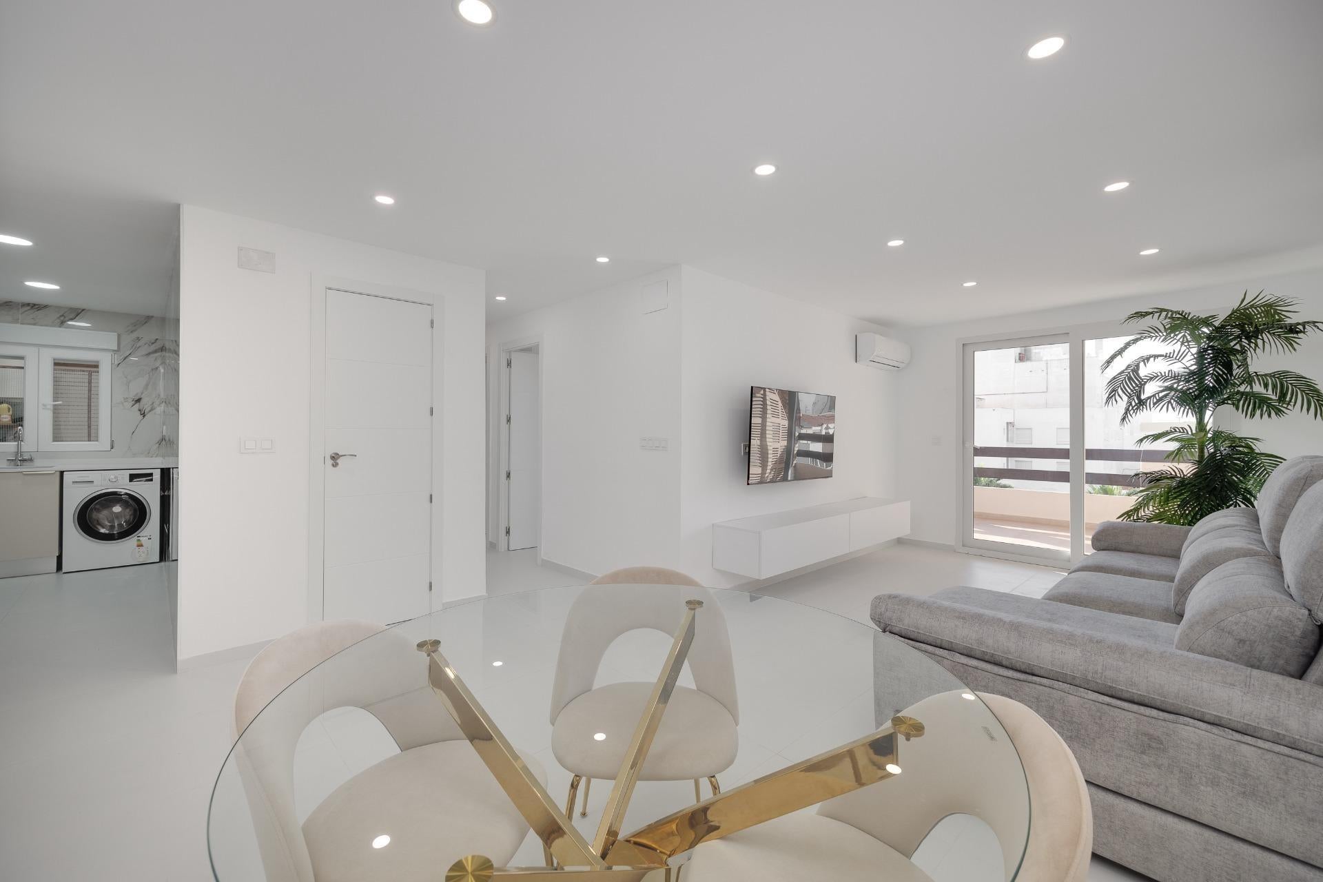 Modern renovated apartment near Playa de los Náufragos, Torrevieja — 3 bedrooms
