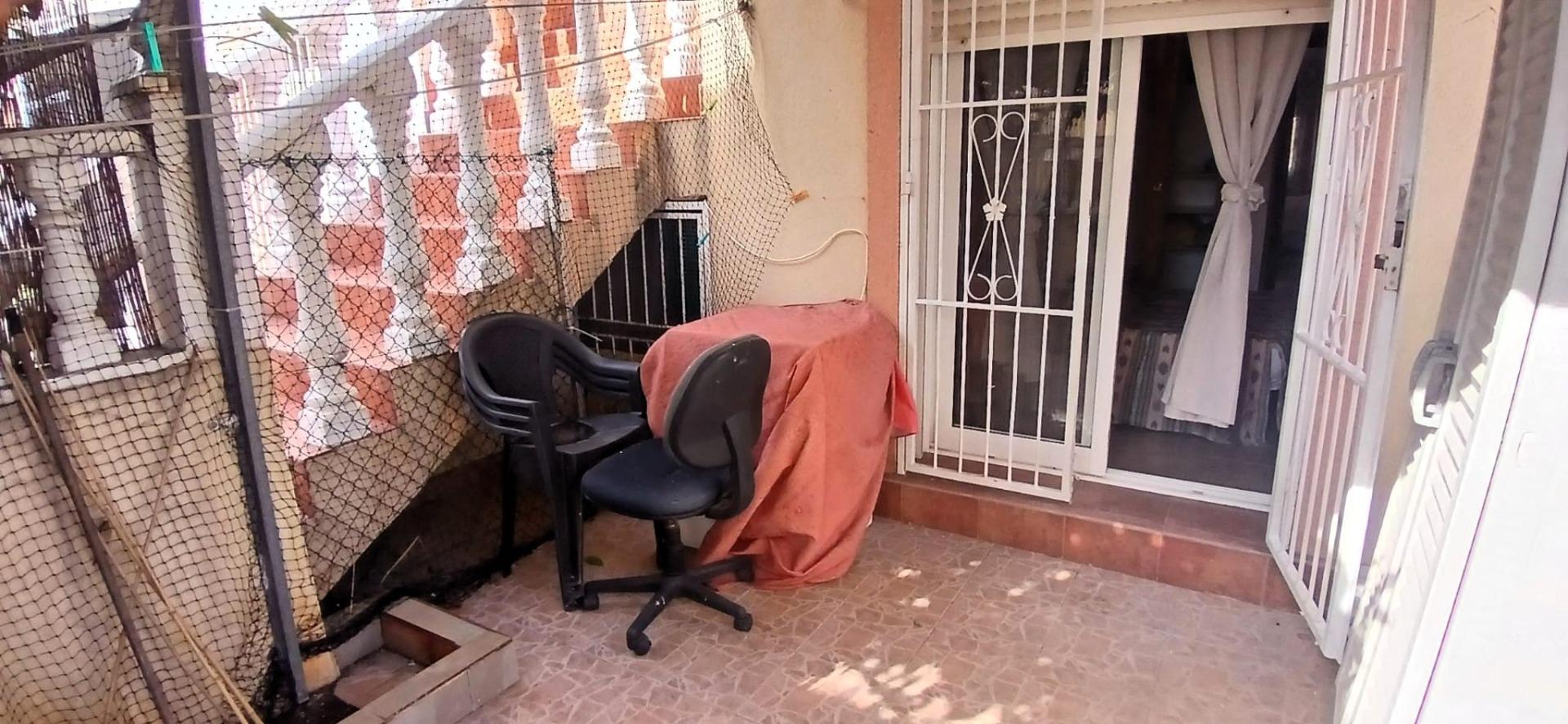 Bungalow in Guardamar del Segura with pool