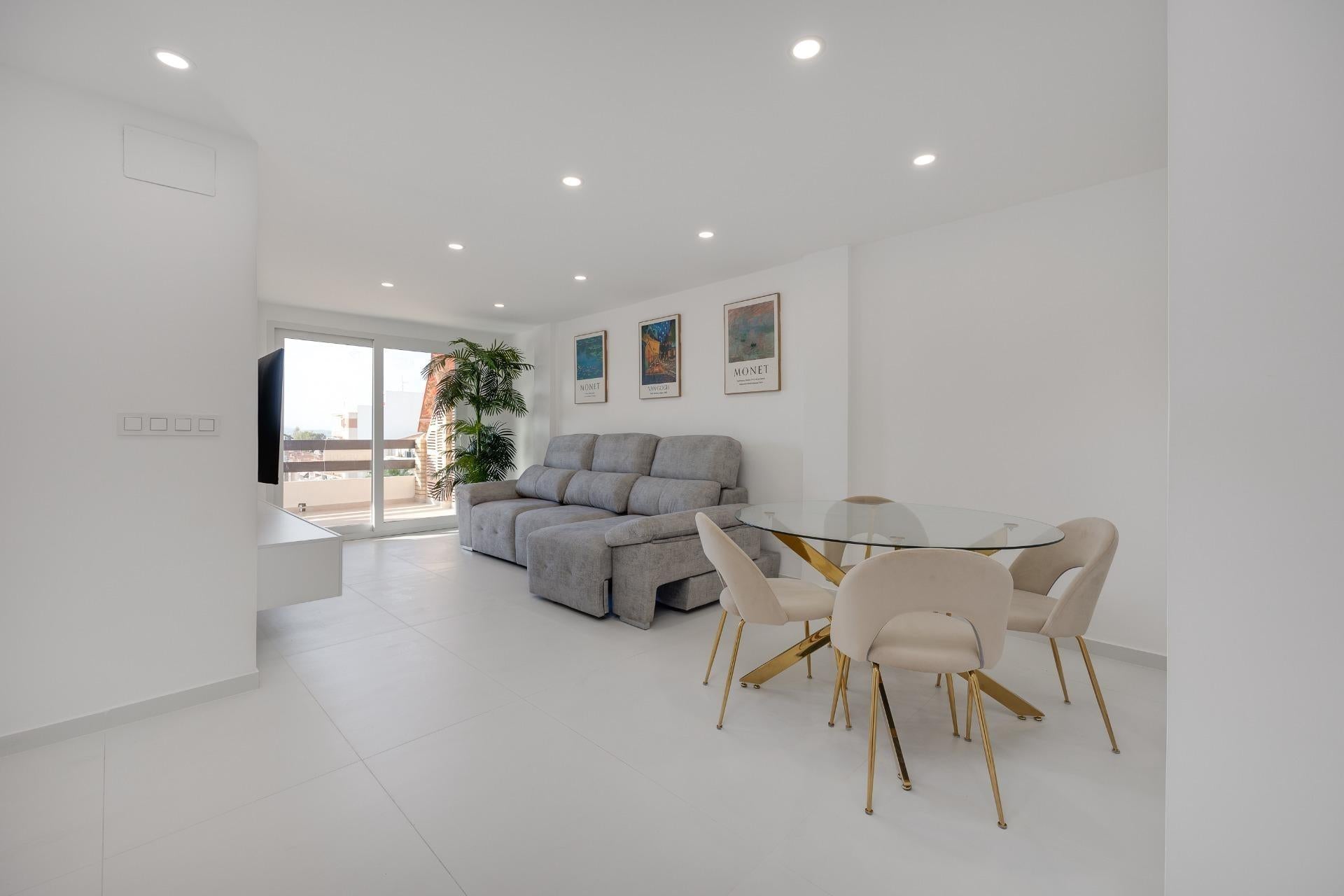 Modern renovated apartment near Playa de los Náufragos, Torrevieja — 3 bedrooms