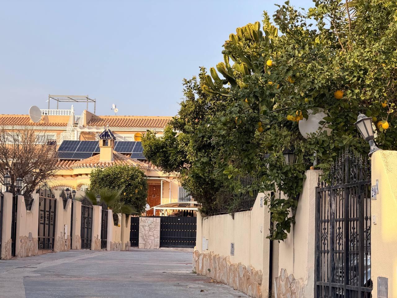 Semi-detached townhouse in La Florida, Orihuela Costa — 3 bedrooms, 130 m² plot