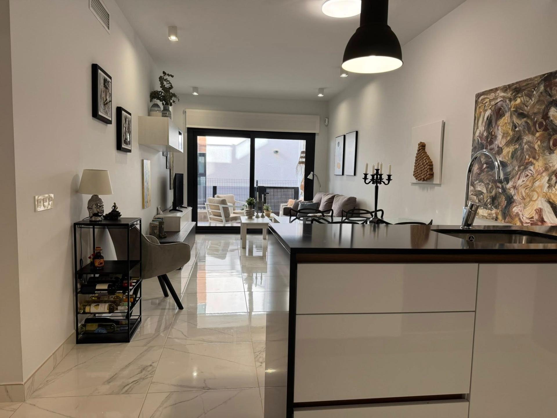 Ground-floor bungalow with private garage — El Raso, Guardamar del Segura