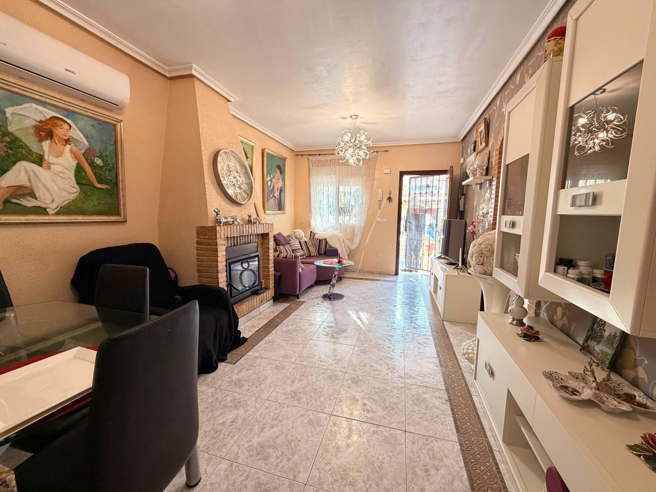 Semi-detached townhouse in La Florida, Orihuela Costa — 3 bedrooms, 130 m² plot