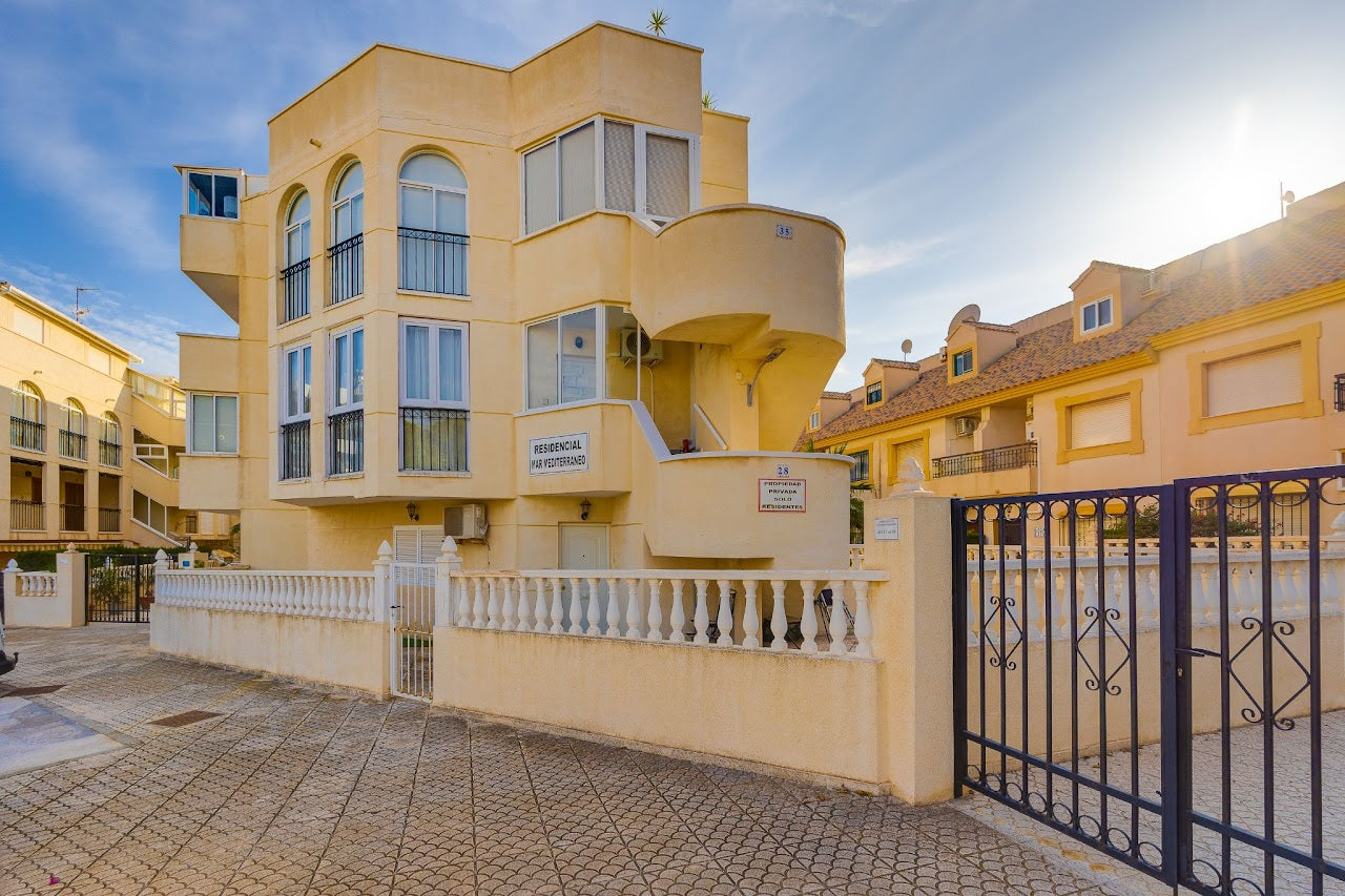 Modern Apartment for Rent in La Zenia – Only 800 Meters from the Beach