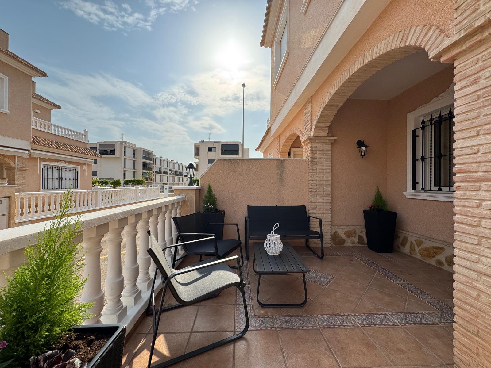 Renovated townhouse in Orihuela Costa with parking and private plot