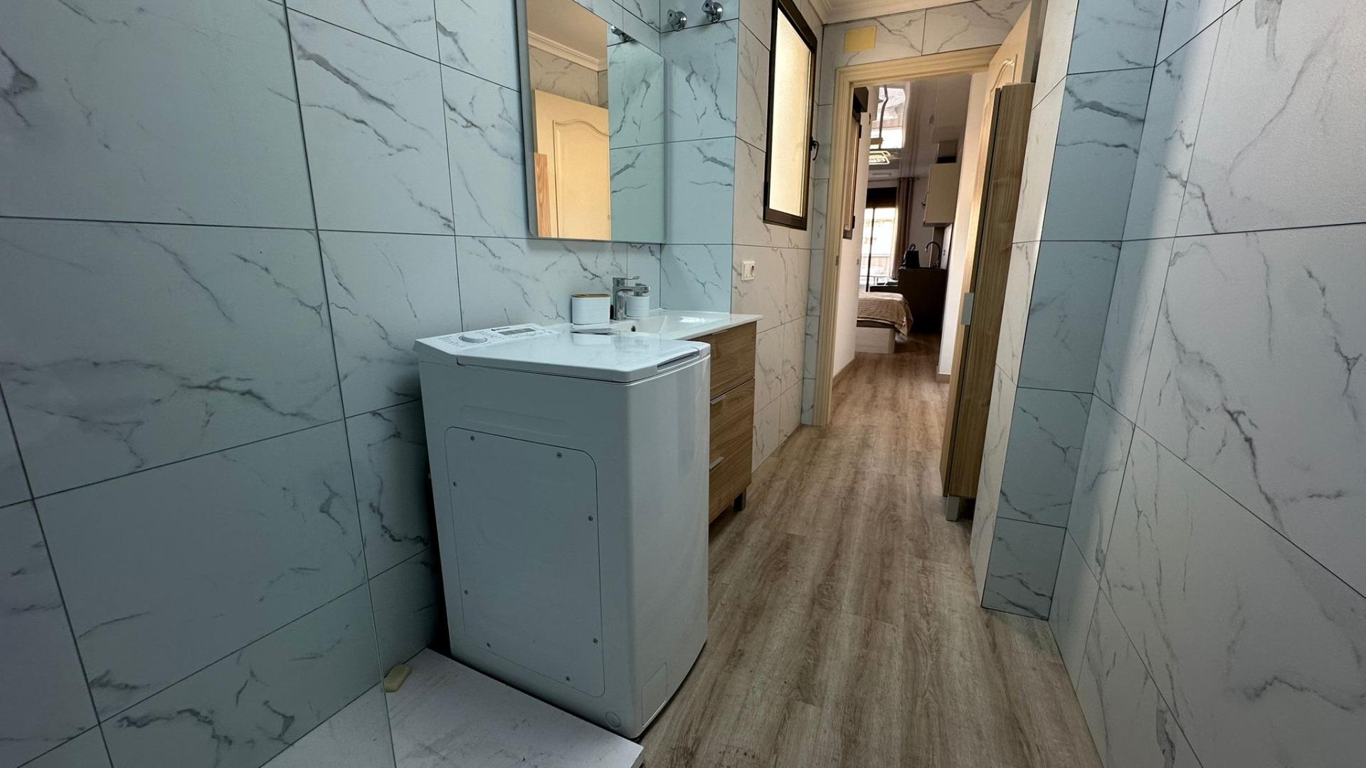 Очаровательная студия-пентхаус после ремонта недалеко от автовокзала, Торревьеха