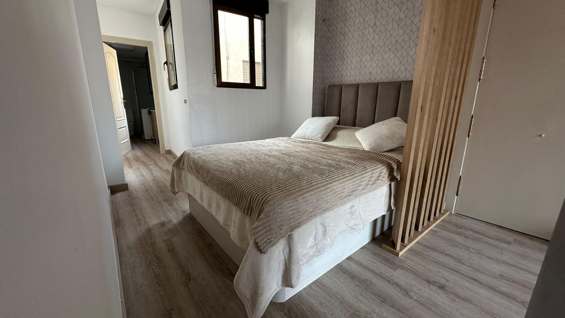 Charming renovated penthouse studio near the Bus Station, Torrevieja