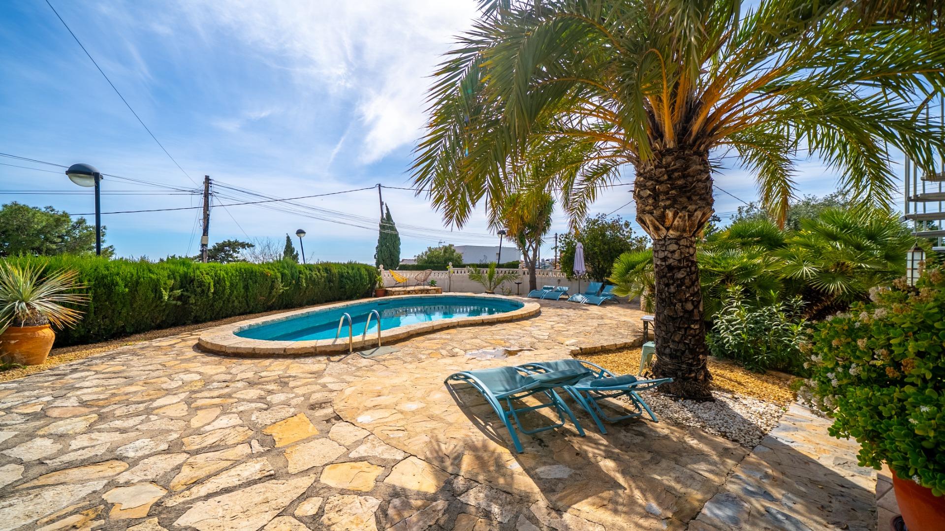 Villa with sea views and private pool in El Campello