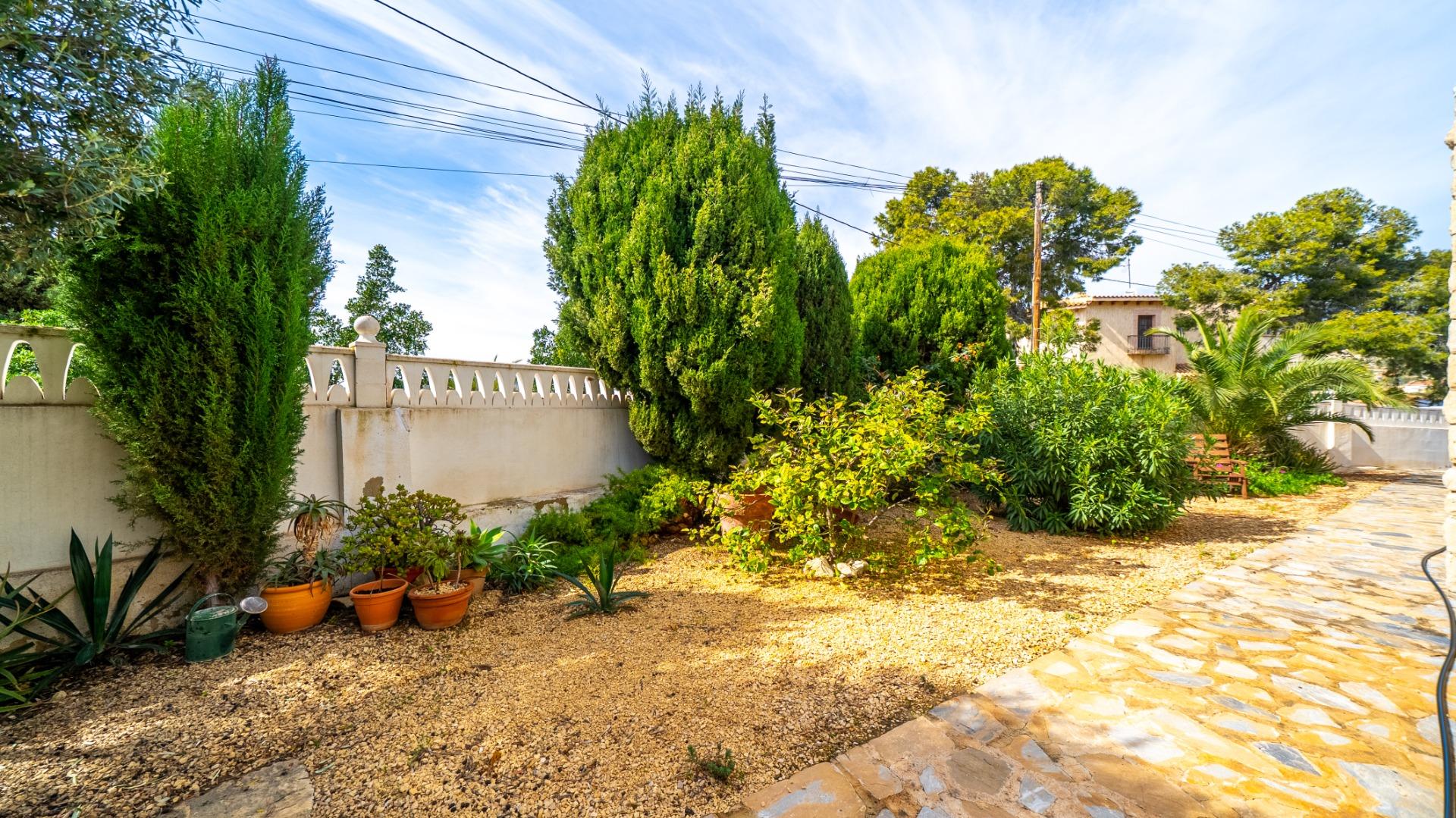 Villa with sea views and private pool in El Campello