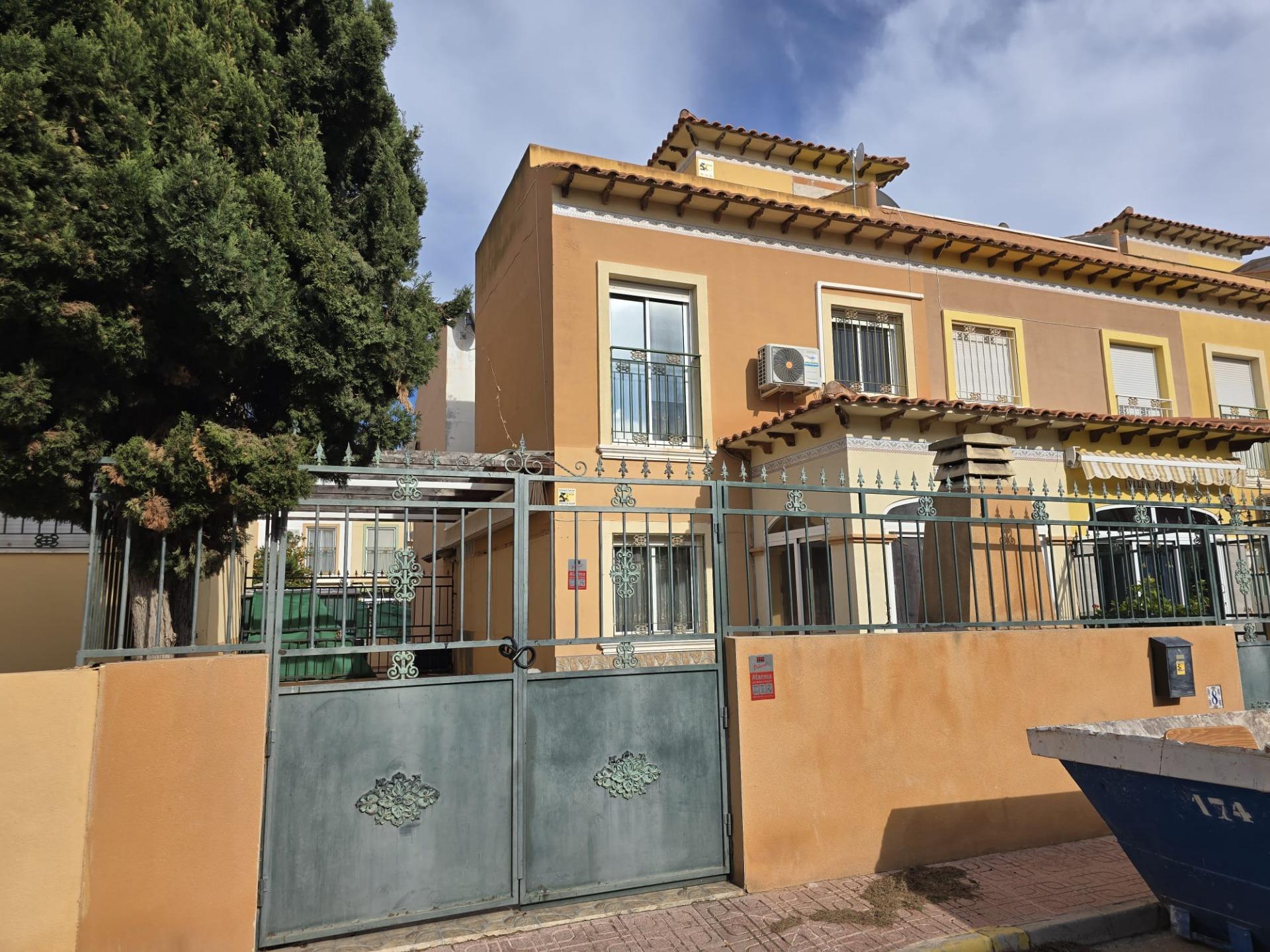 Renovated duplex in El Salado, Torrevieja — 3 bedrooms with solarium