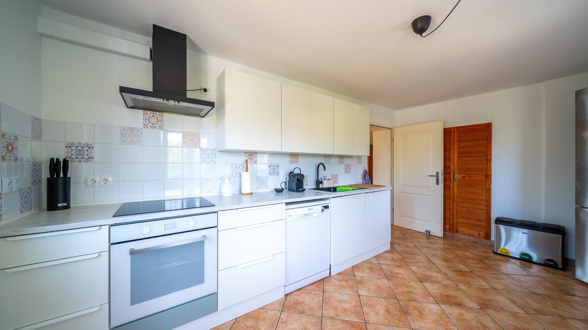 Villa with sea views and private pool in El Campello