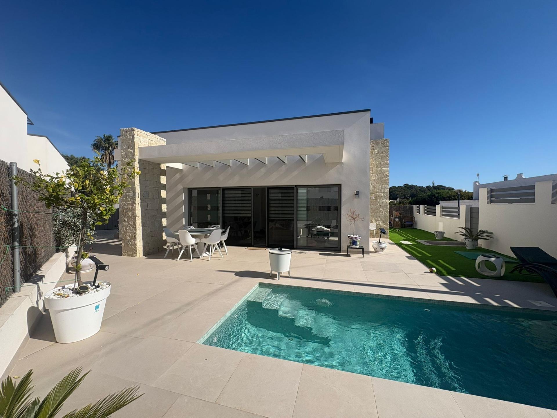 Villa in San Miguel de Salinas (Blue Lagoon) with private pool
