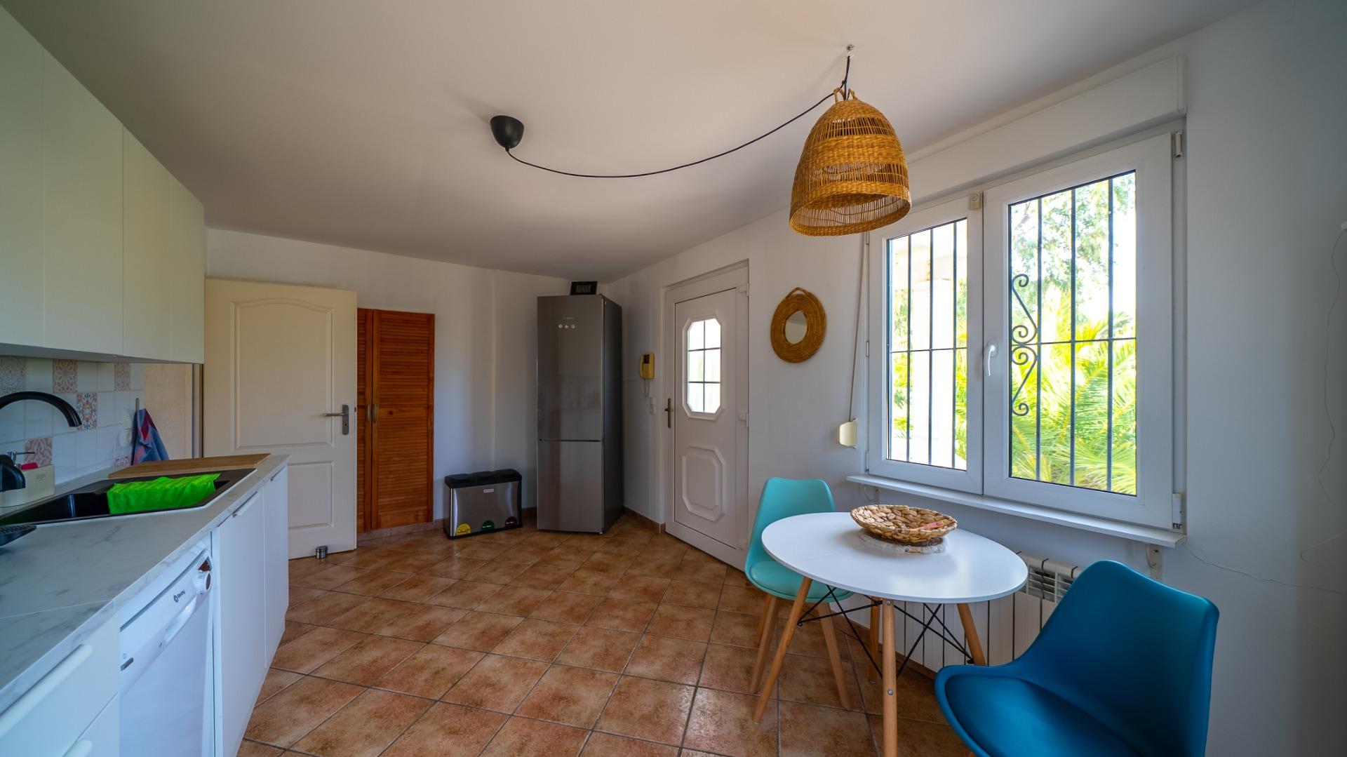 Villa with sea views and private pool in El Campello