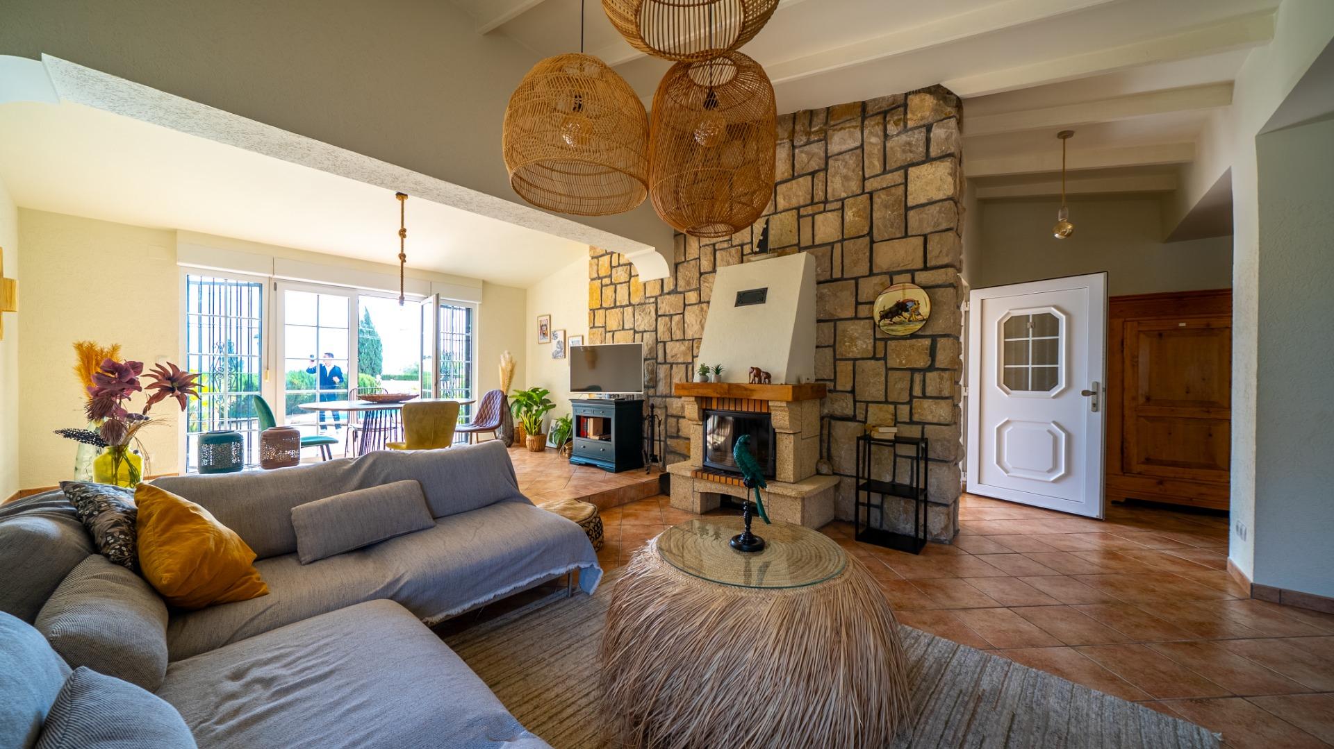 Villa with sea views and private pool in El Campello