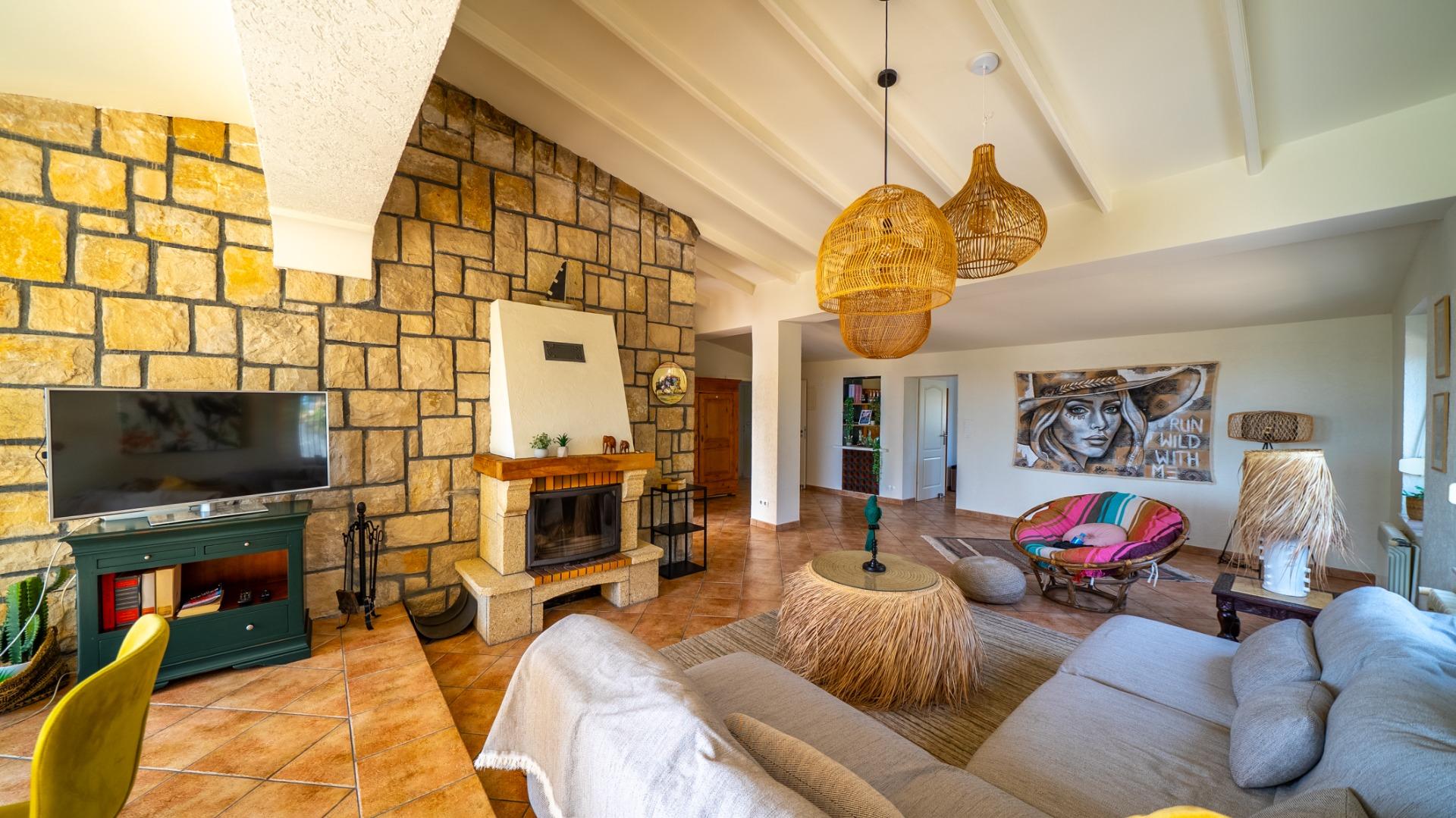 Villa with sea views and private pool in El Campello