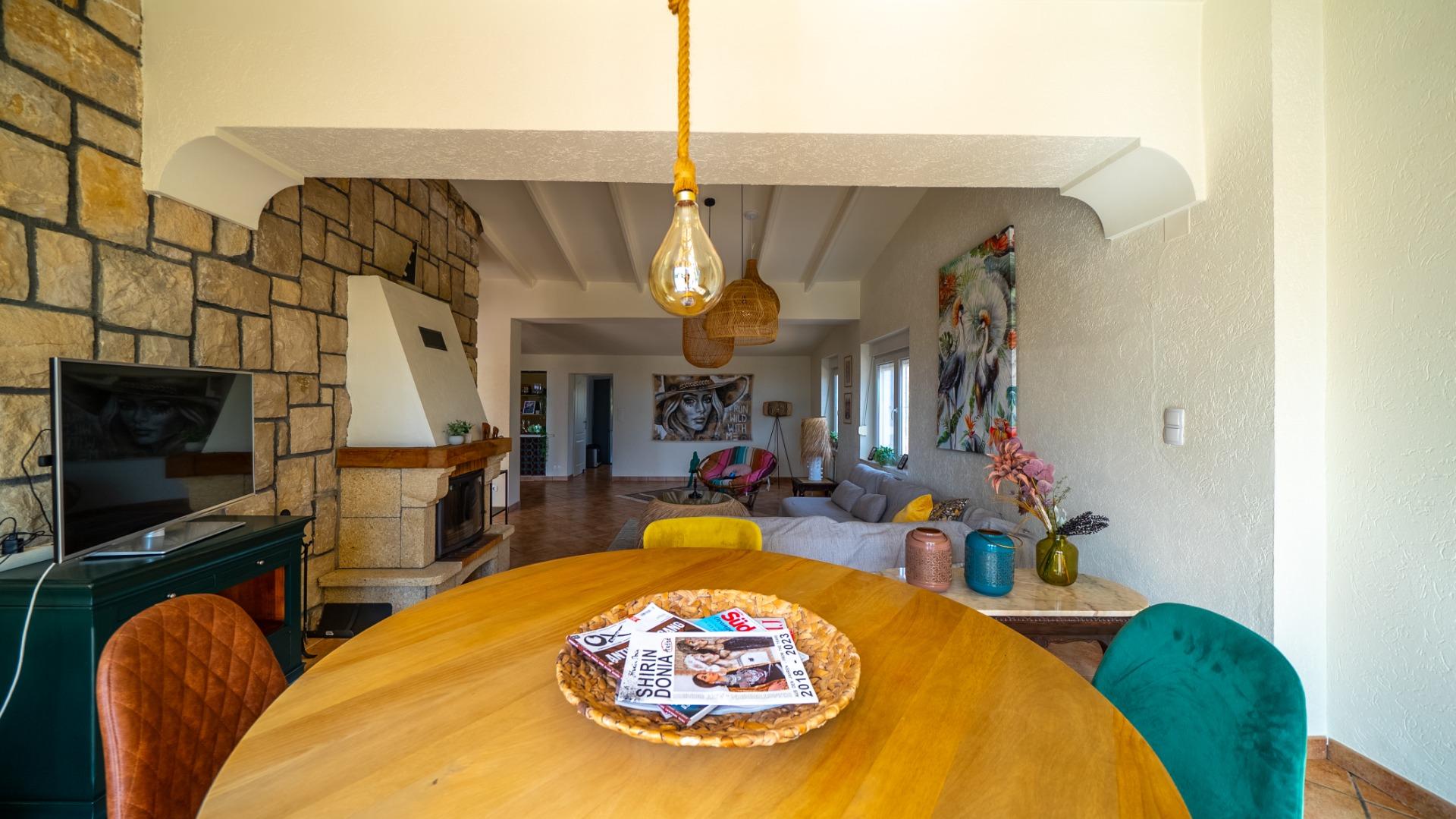 Villa with sea views and private pool in El Campello