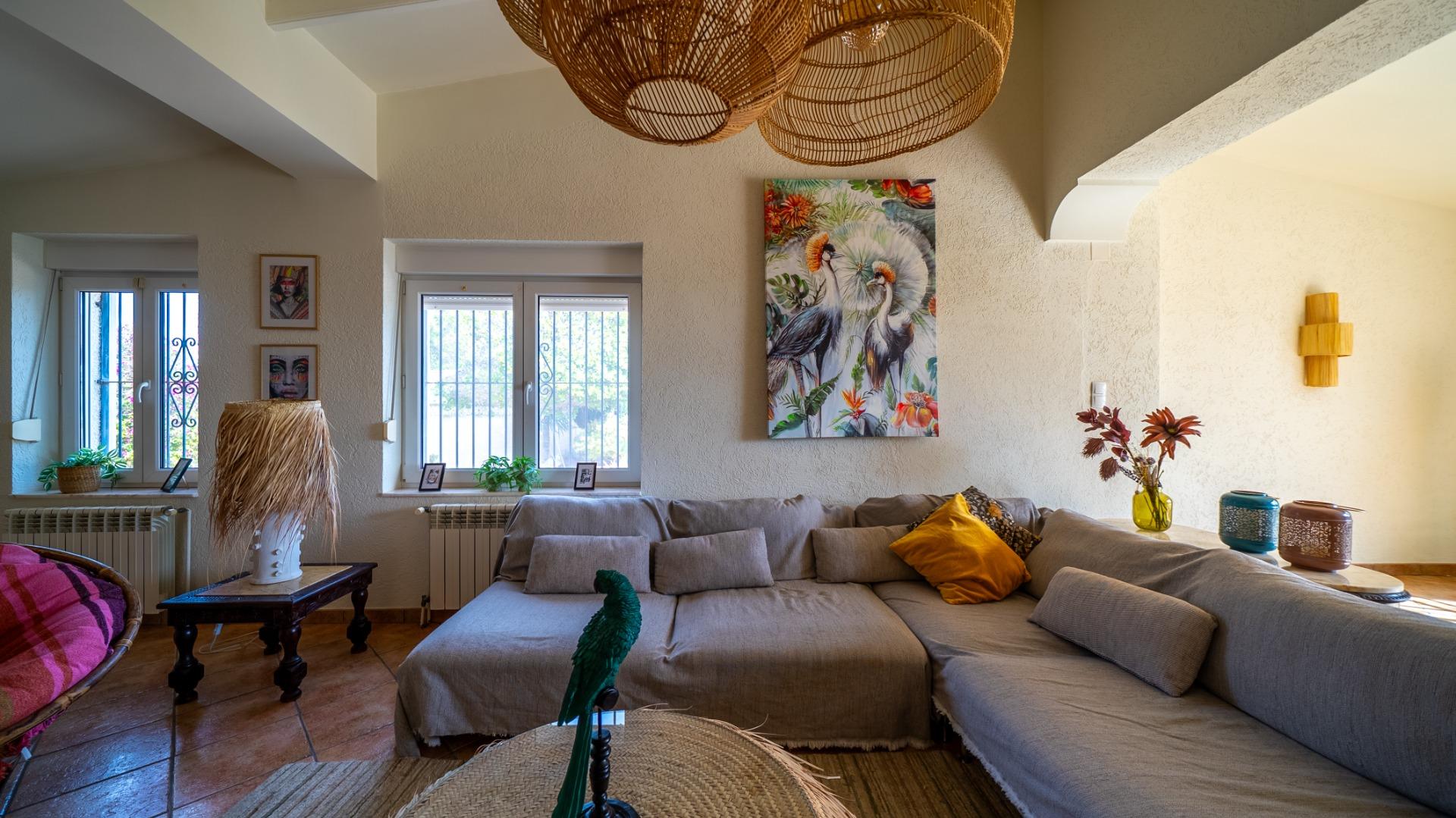 Villa with sea views and private pool in El Campello