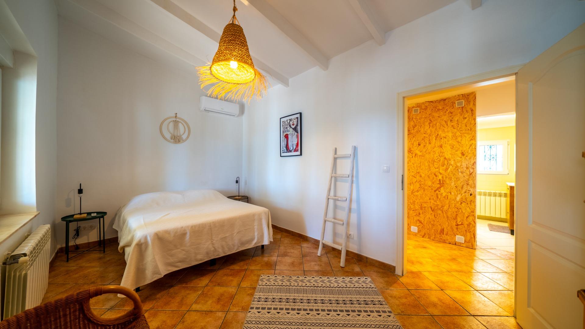 Villa with sea views and private pool in El Campello