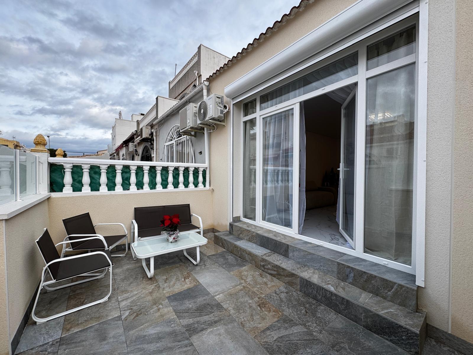 Fully renovated bungalow in La Siesta — 1 bedroom, 47 m² house, 15 m² plot — 125,000€