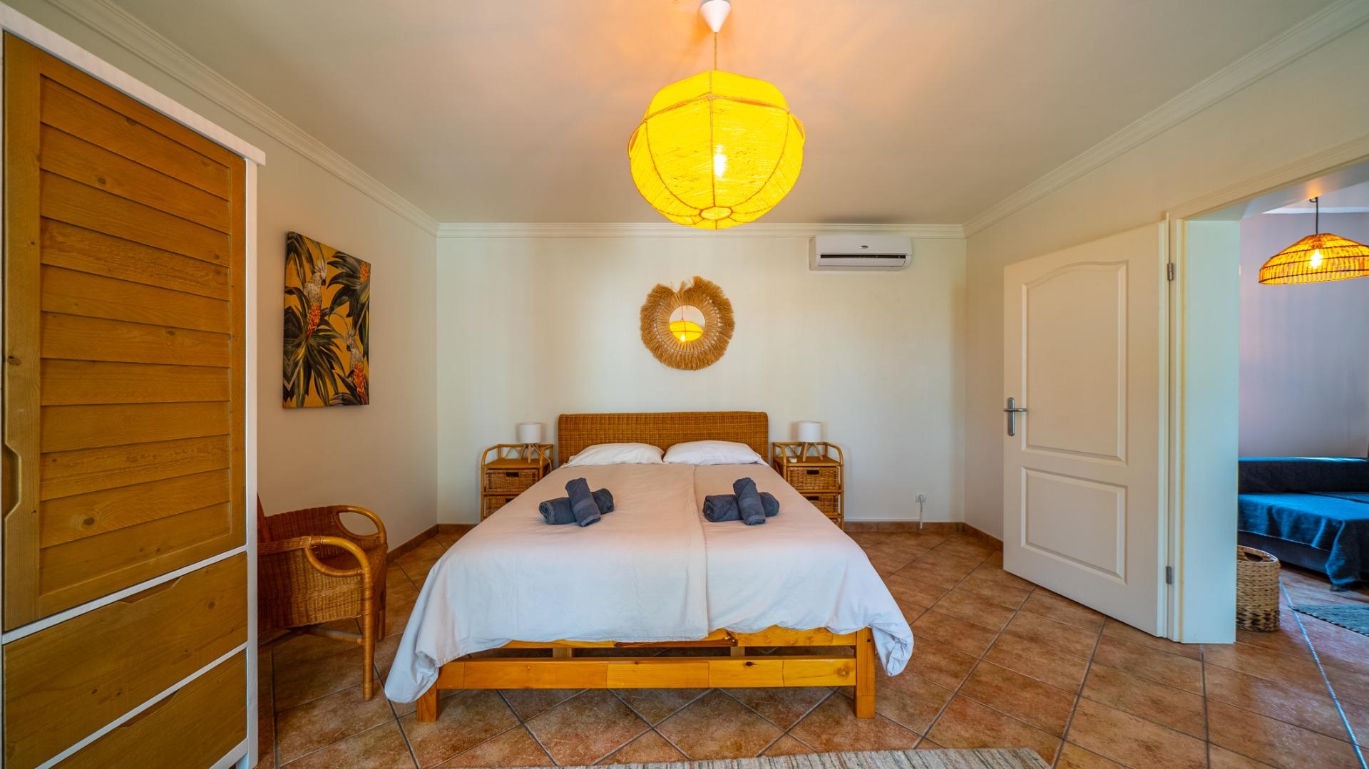 Villa with sea views and private pool in El Campello