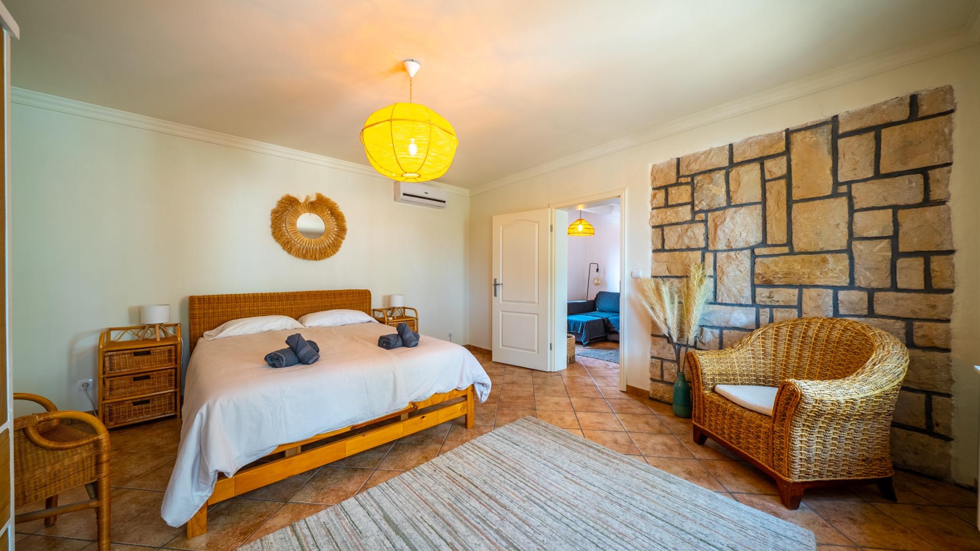 Villa with sea views and private pool in El Campello