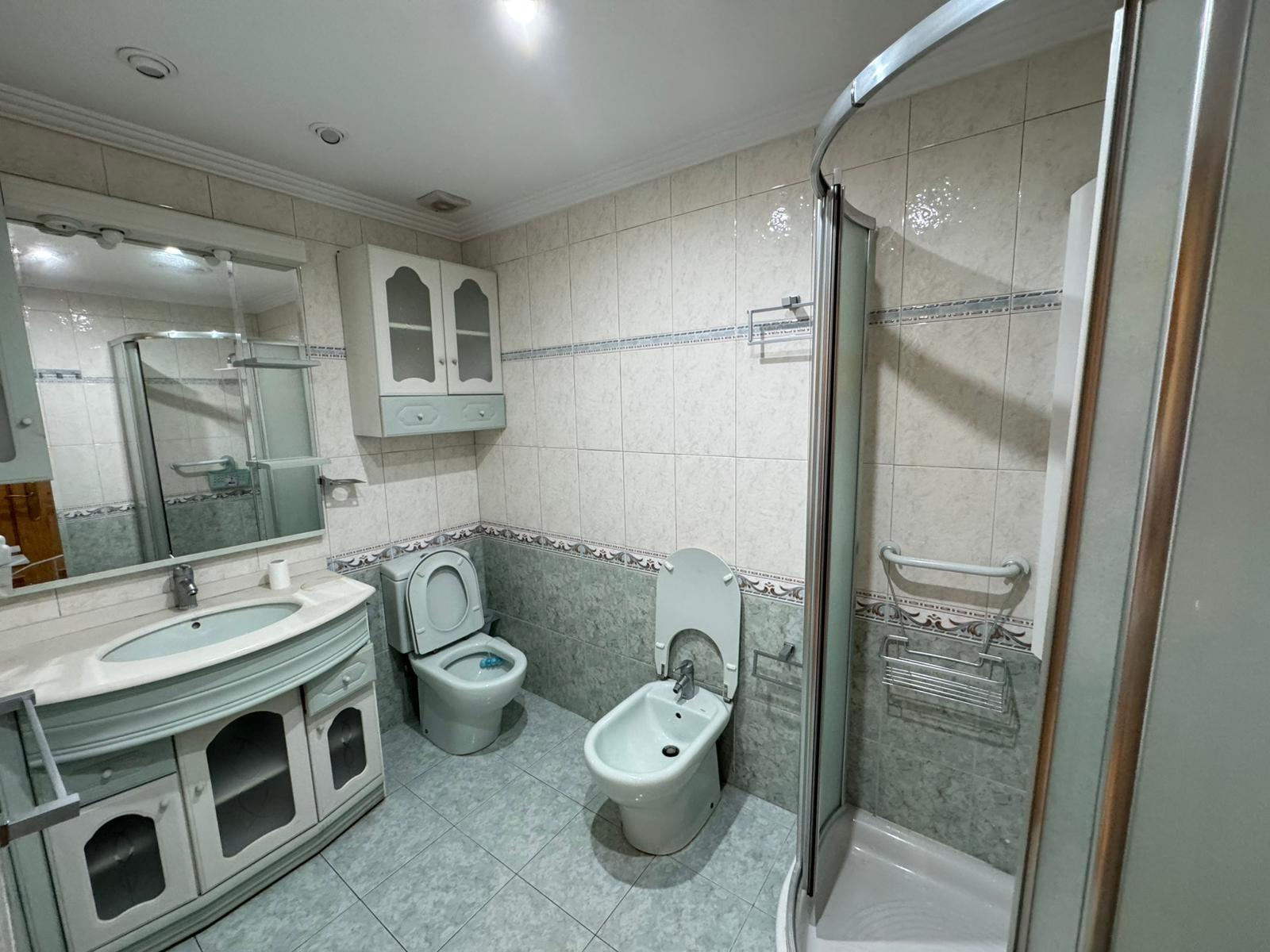 Апартаменты в районе Абанерас рядом с Playa del Cura 2 спальни, 2 санузла, гараж включён