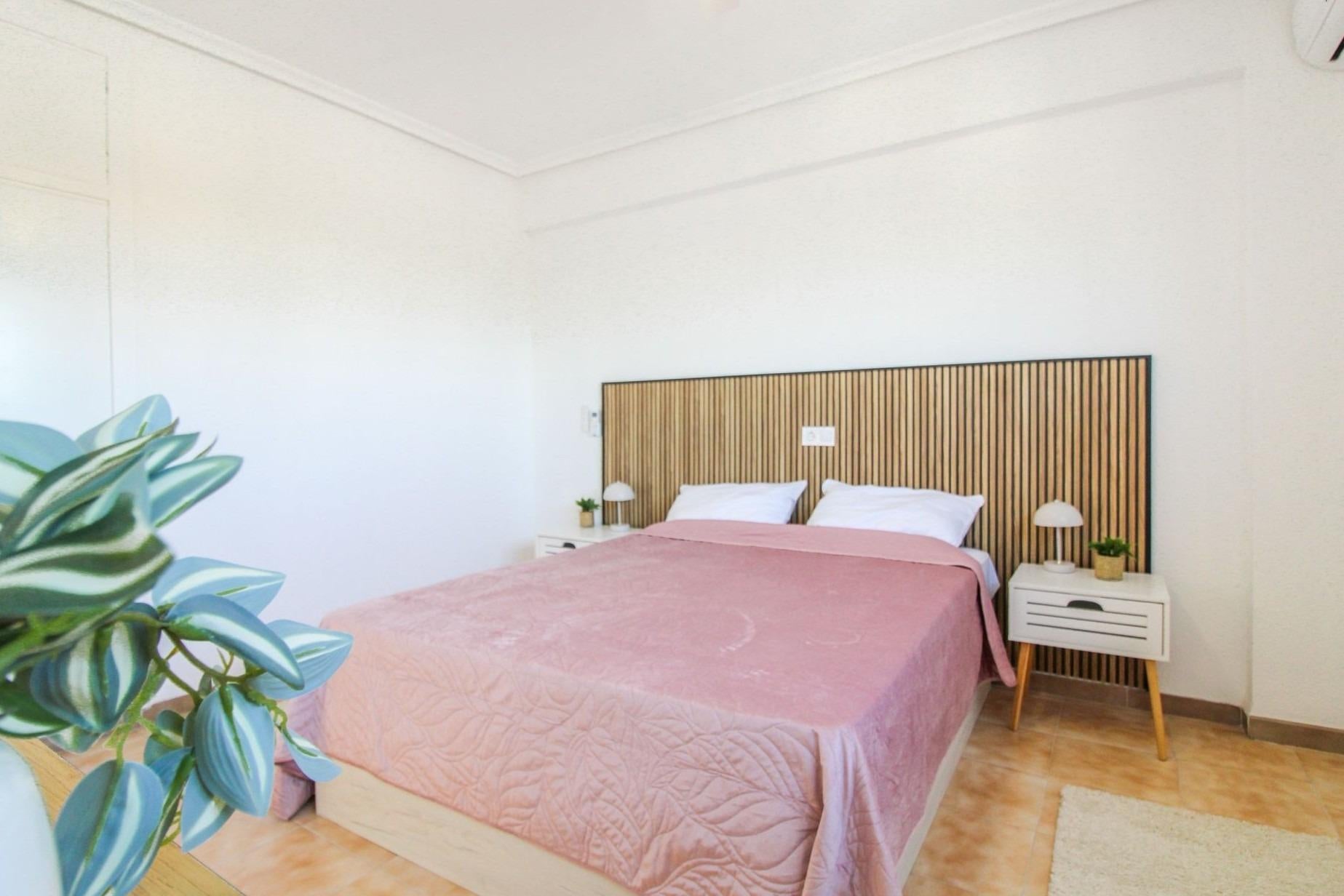 Светлый пентхаус в Punta Prima — 2 спальни, 2 ванные, 97 m², террасы с видом — 247.000€