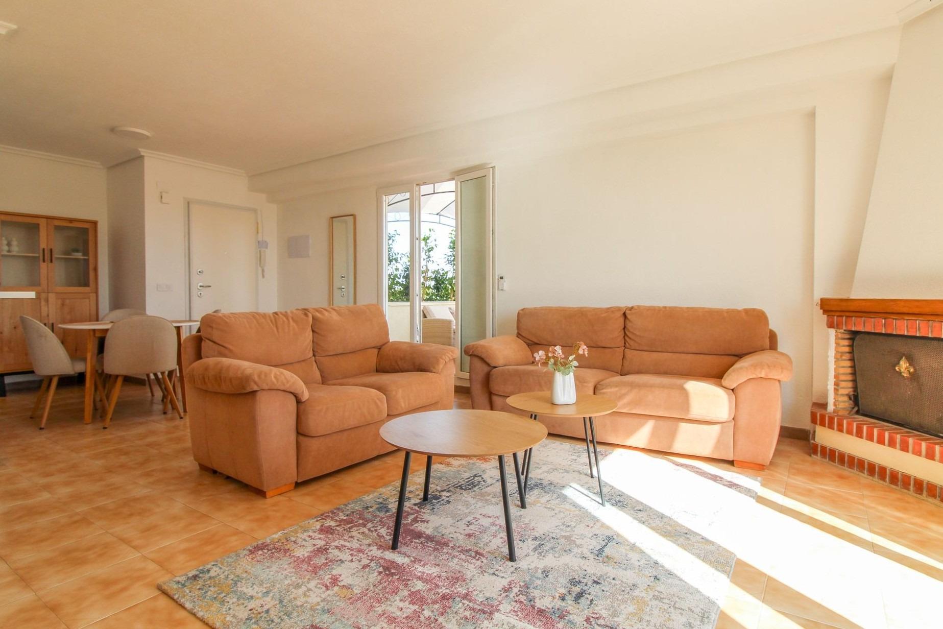 Светлый пентхаус в Punta Prima — 2 спальни, 2 ванные, 97 m², террасы с видом — 247.000€