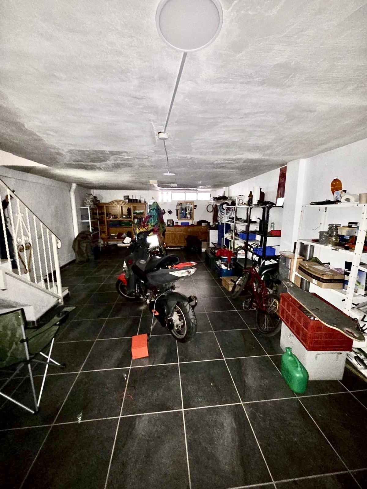 Townhouse with garage, solarium and pool in Laguna, Orihuela Costa