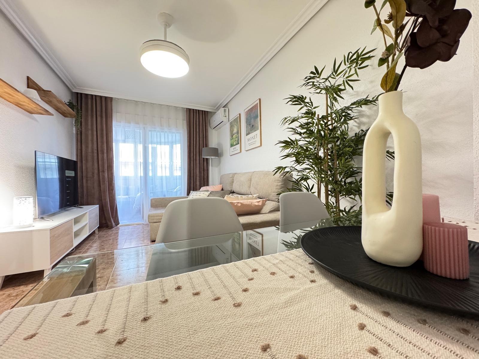 Renovated penthouse with garage in Torrevieja 800 m to the beach