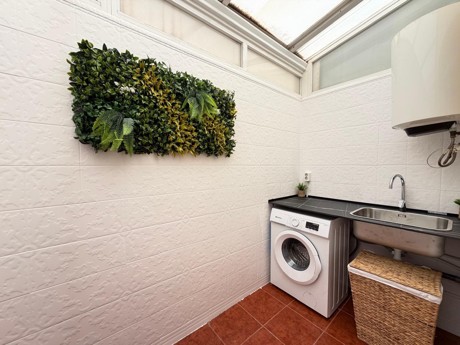 Renovated townhouse in Punta Prima — 3 bedrooms, garden and pool