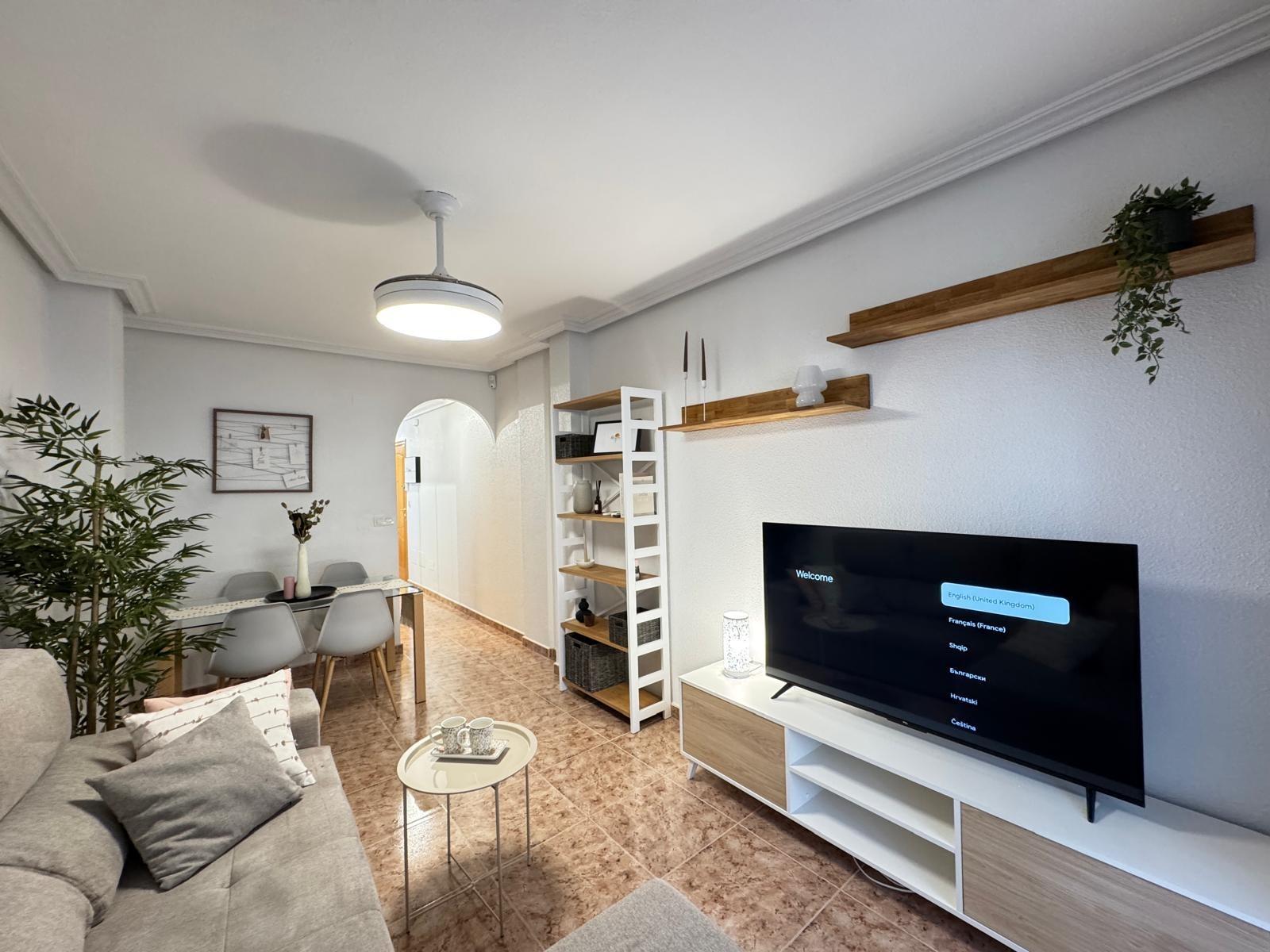 Renovated penthouse with garage in Torrevieja 800 m to the beach