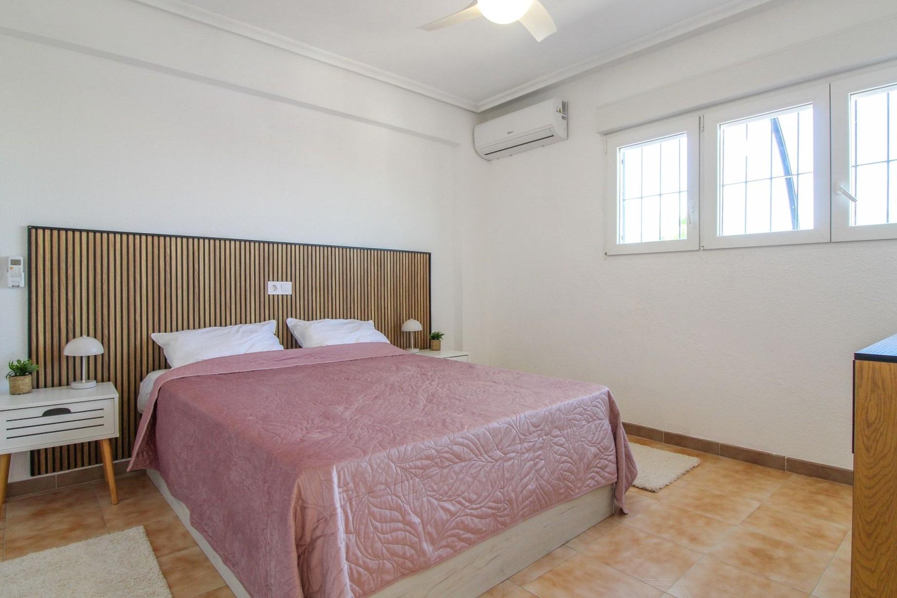 Светлый пентхаус в Punta Prima — 2 спальни, 2 ванные, 97 m², террасы с видом — 247.000€