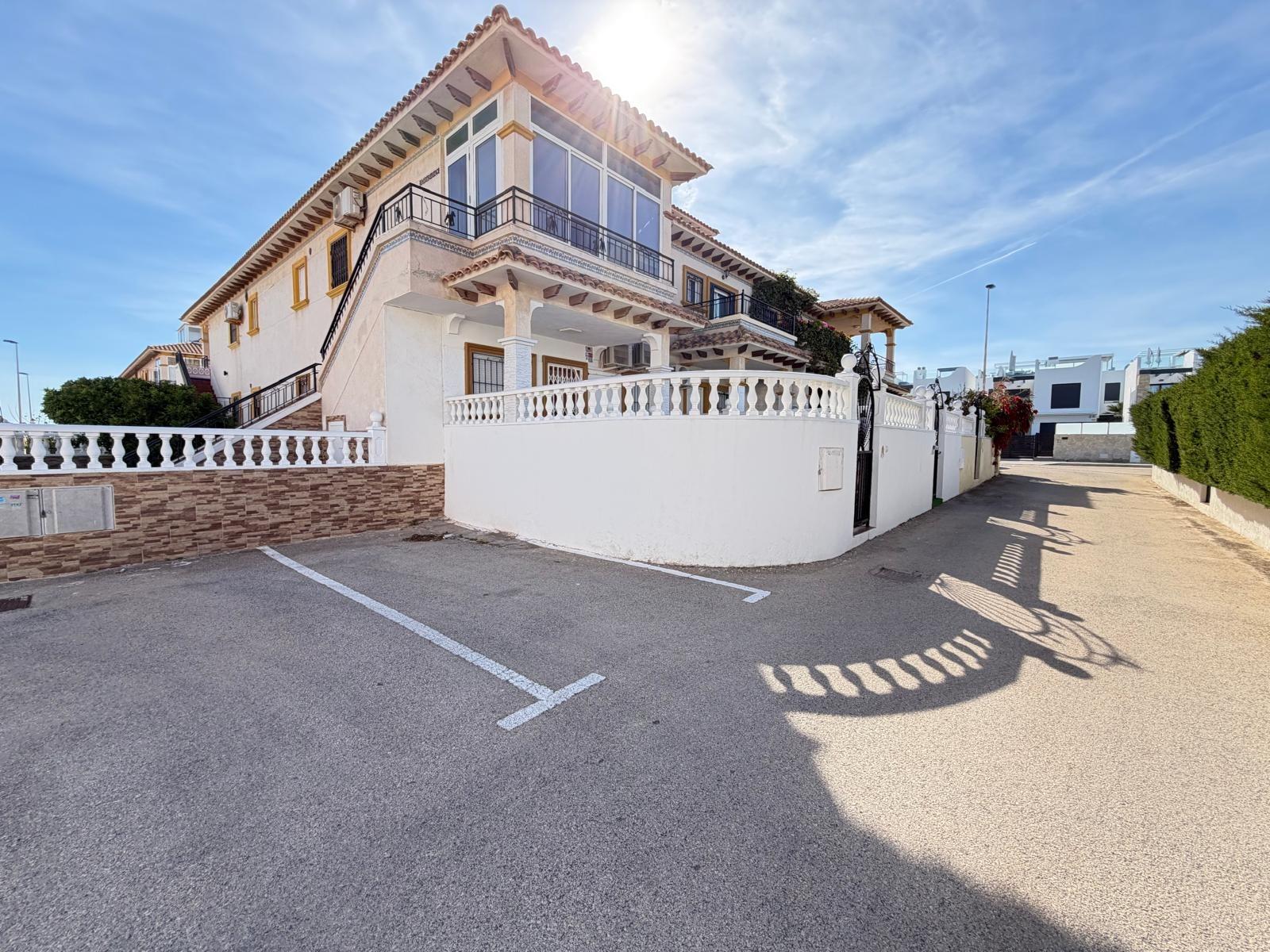 Renovated townhouse in Punta Prima — 3 bedrooms, garden and pool