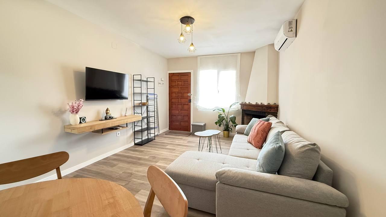 Renovated ground-floor bungalow in Cabo Roig — 800 m to the beach