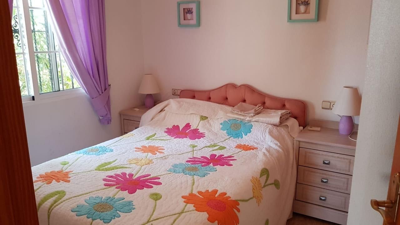 Long-Term Rental – House with Fireplace, Solarium &amp; BBQ Area in El Raso