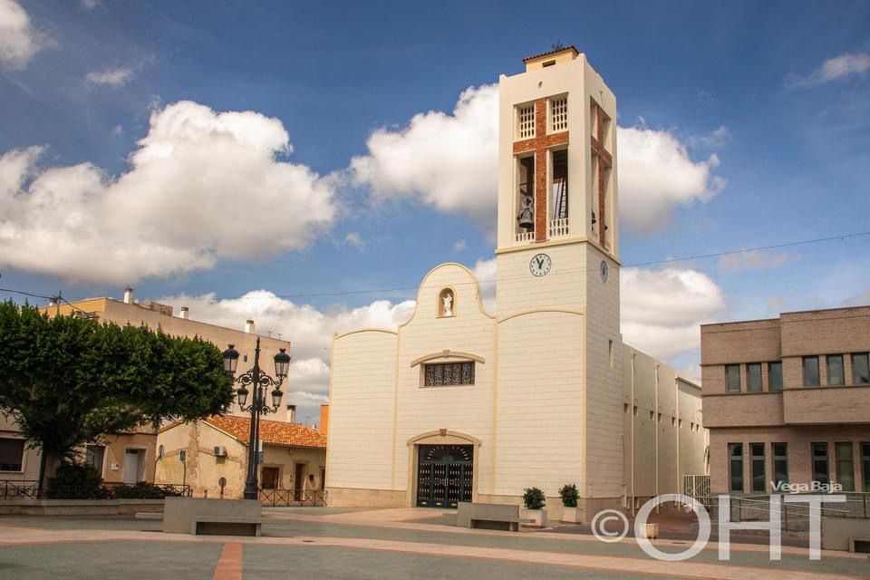 Long-Term Rental: Apartment with Parking and Pool in Formentera del Segura