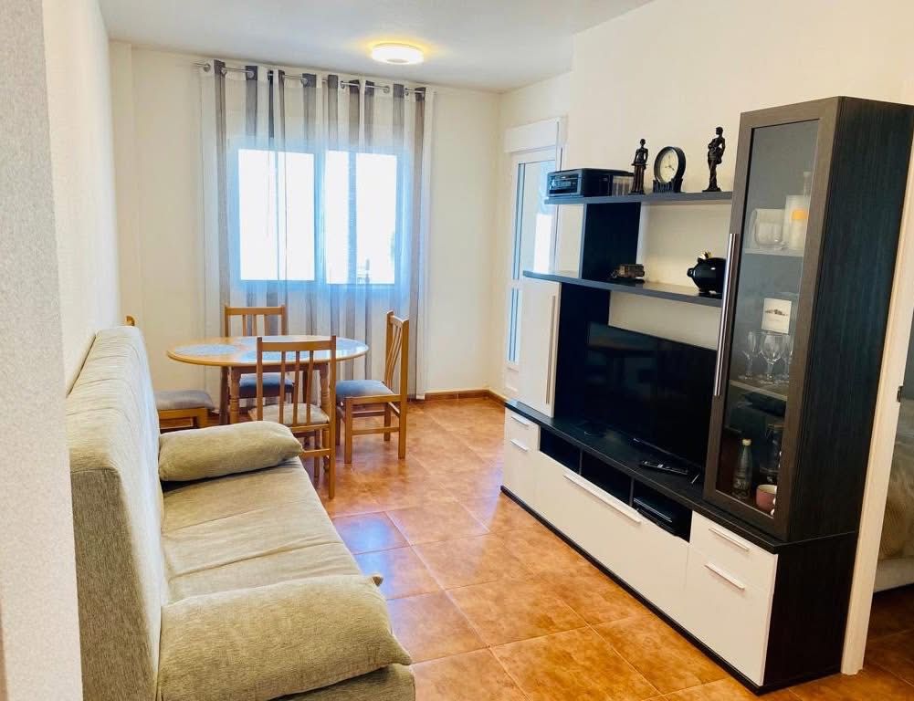 Long-Term Rental: Apartment with Parking and Pool in Formentera del Segura