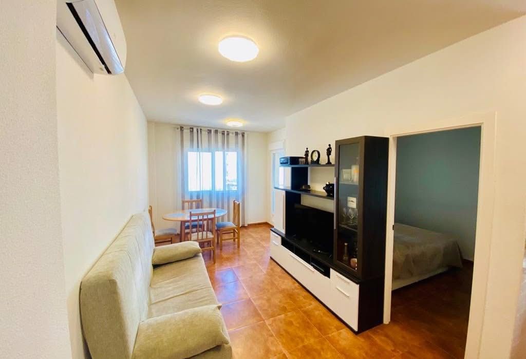 Long-Term Rental: Apartment with Parking and Pool in Formentera del Segura